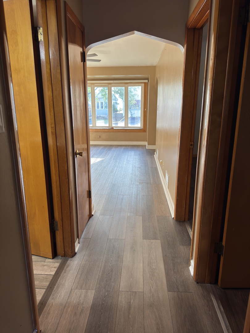 5137 S Lorel Avenue Property Photo 6
