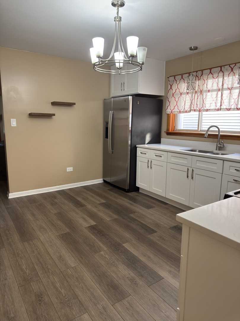 5137 S Lorel Avenue Property Photo 9