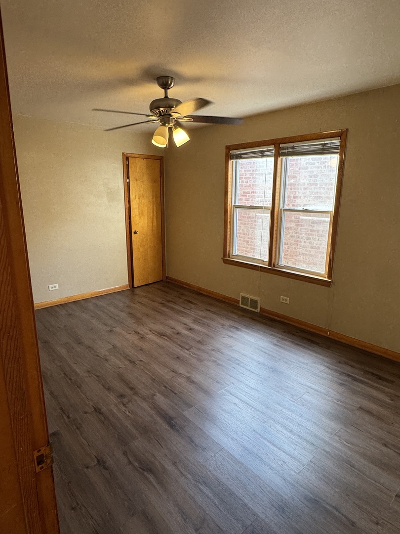 5137 S Lorel Avenue Property Photo 12