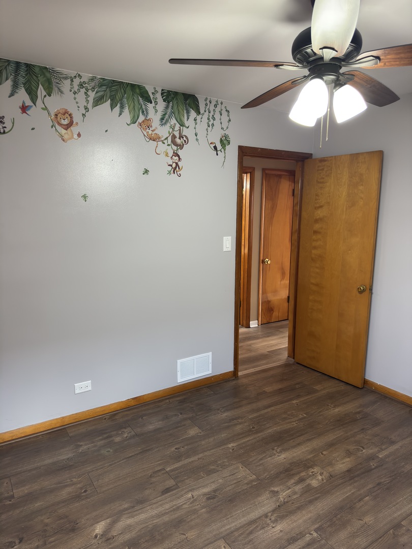 5137 S Lorel Avenue Property Photo 20