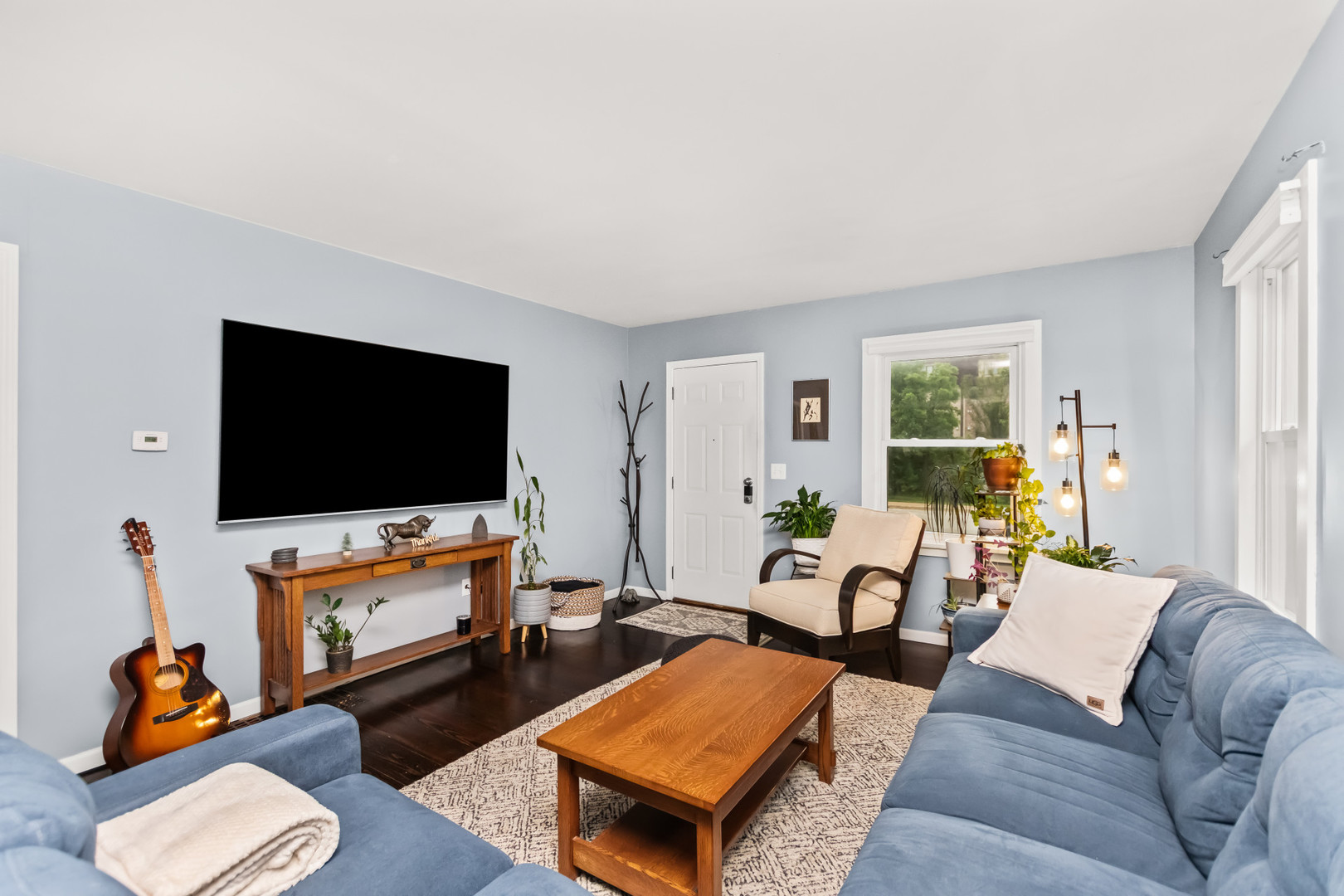 130 W Burlington Avenue Property Photo 3