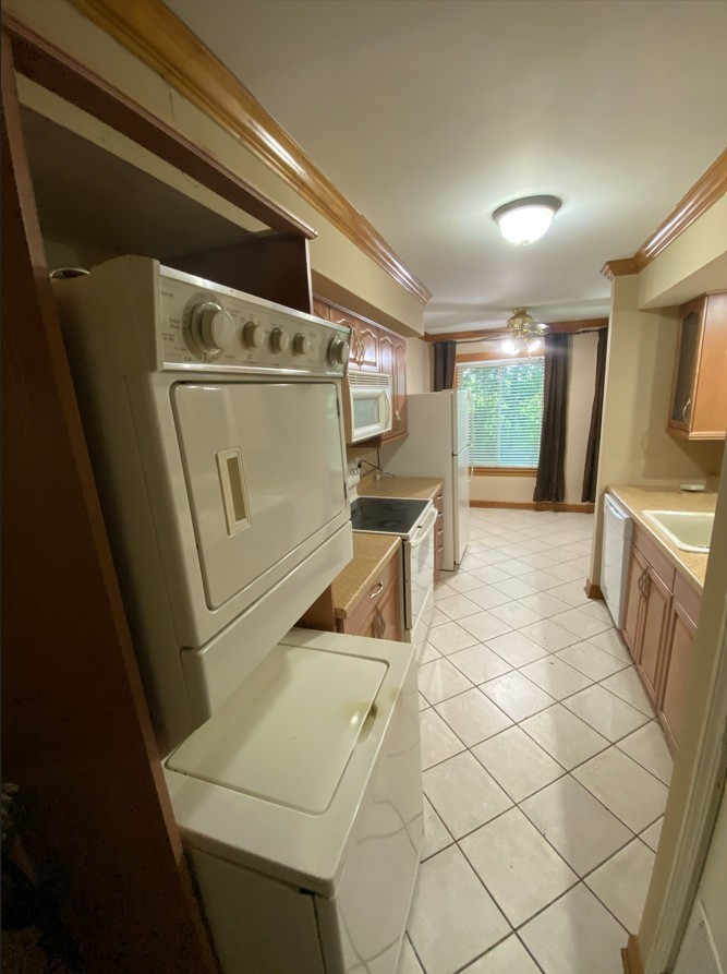 1194 Cove Drive Property Photo 4