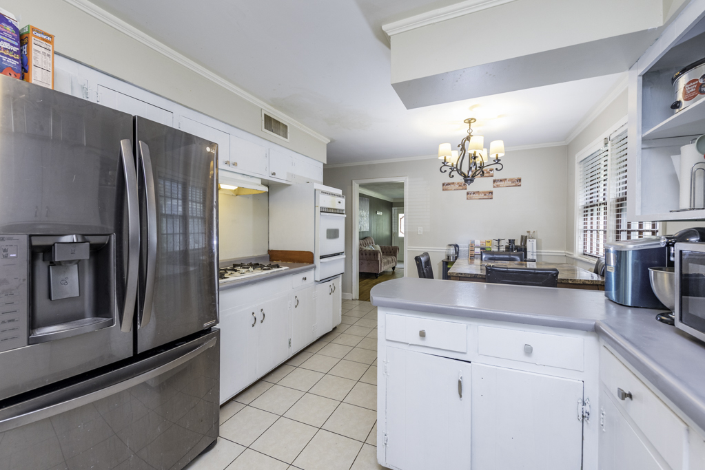 2408 Elim Avenue Property Photo 11