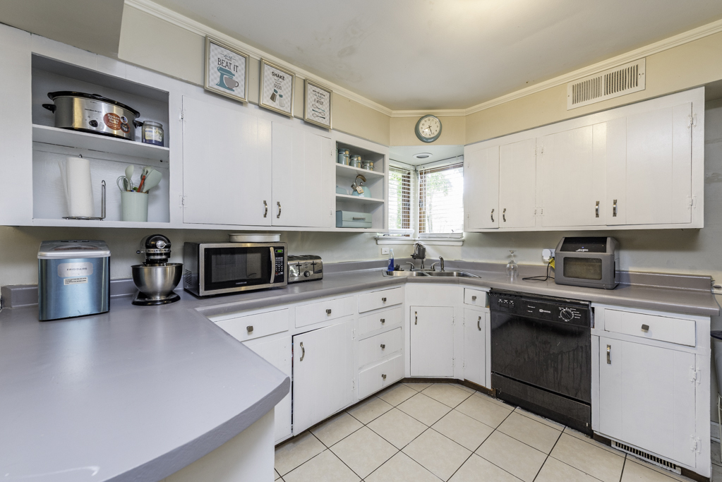 2408 Elim Avenue Property Photo 12