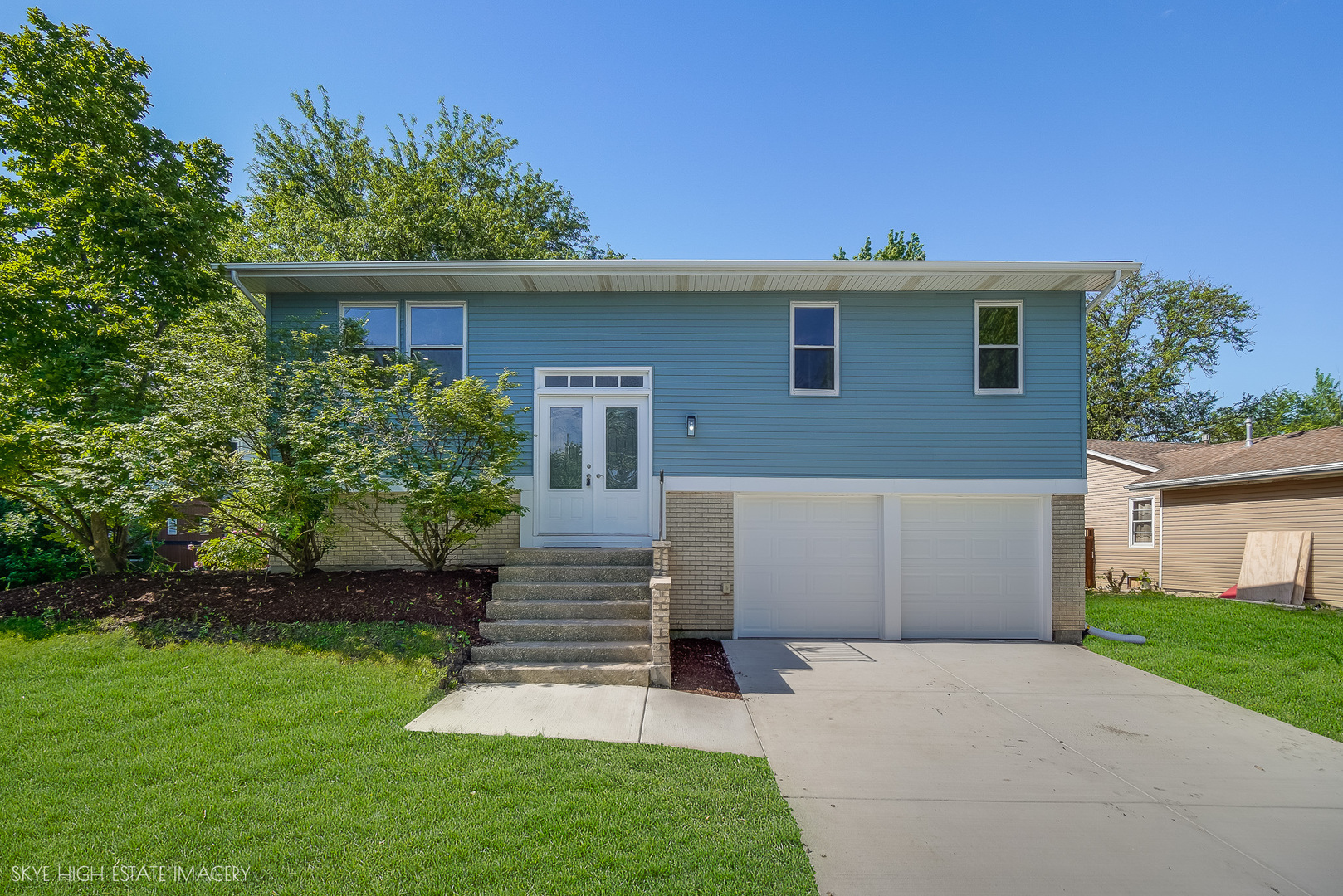8131 W Evergreen Drive Property Photo 1