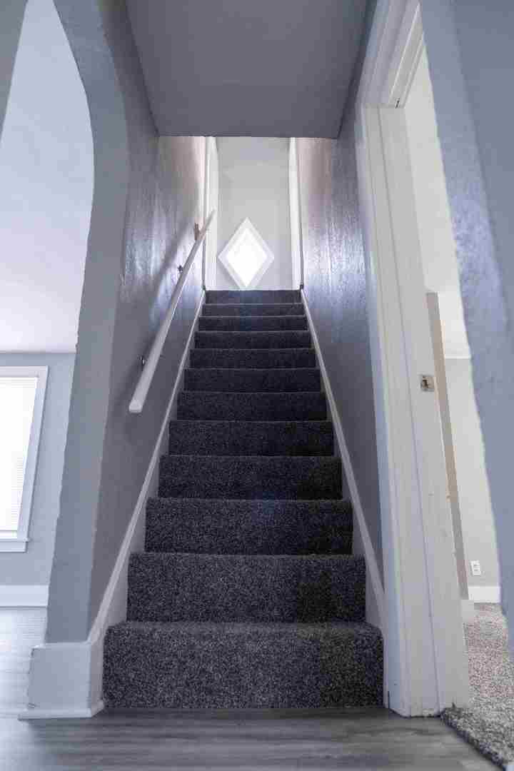 1432 W 6th Street Property Photo 7
