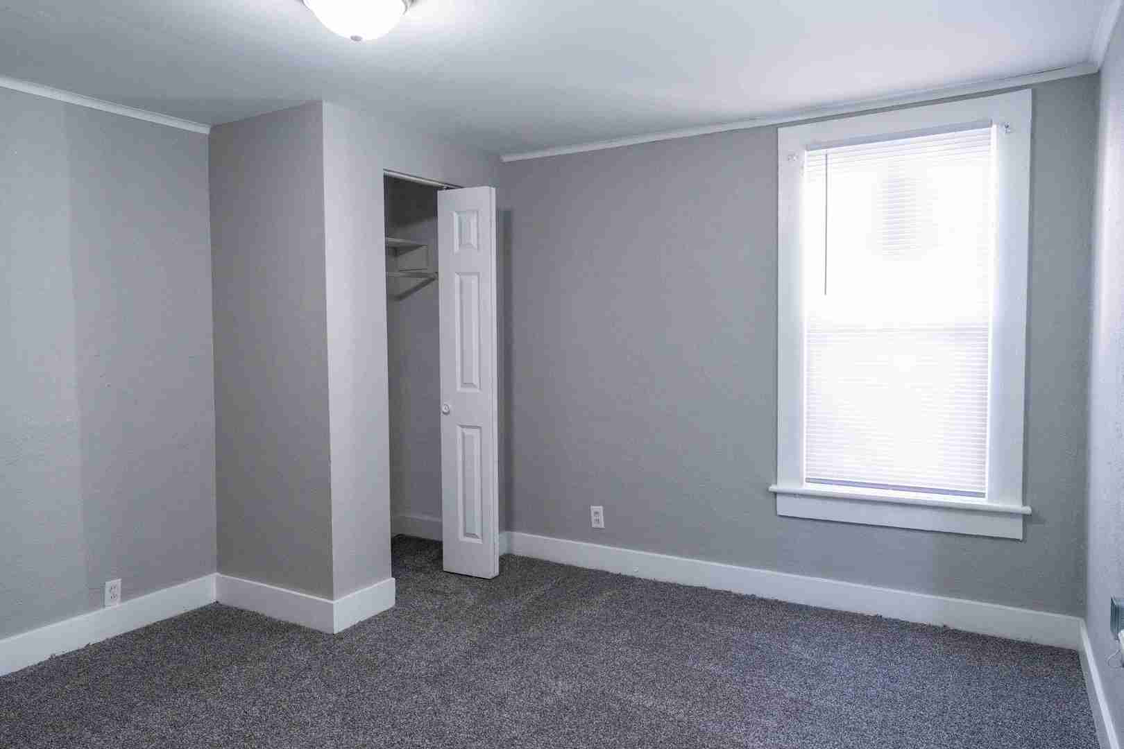 1432 W 6th Street Property Photo 9