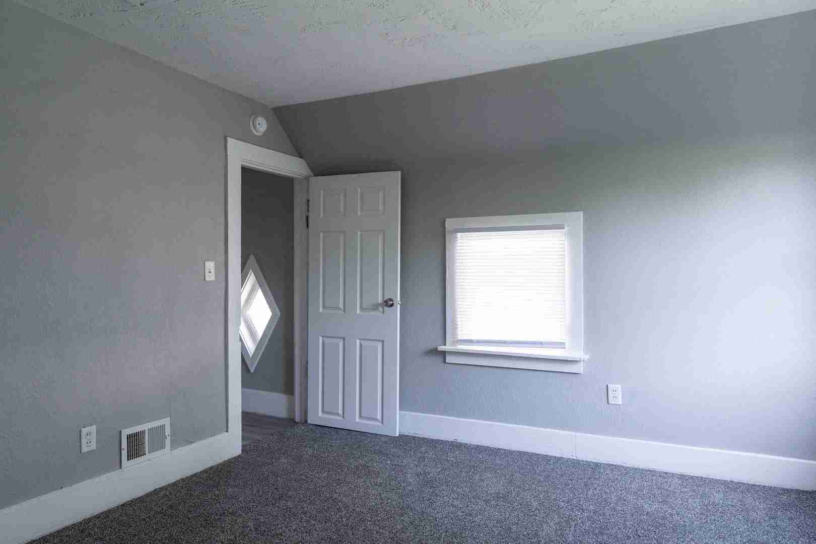 1432 W 6th Street Property Photo 11