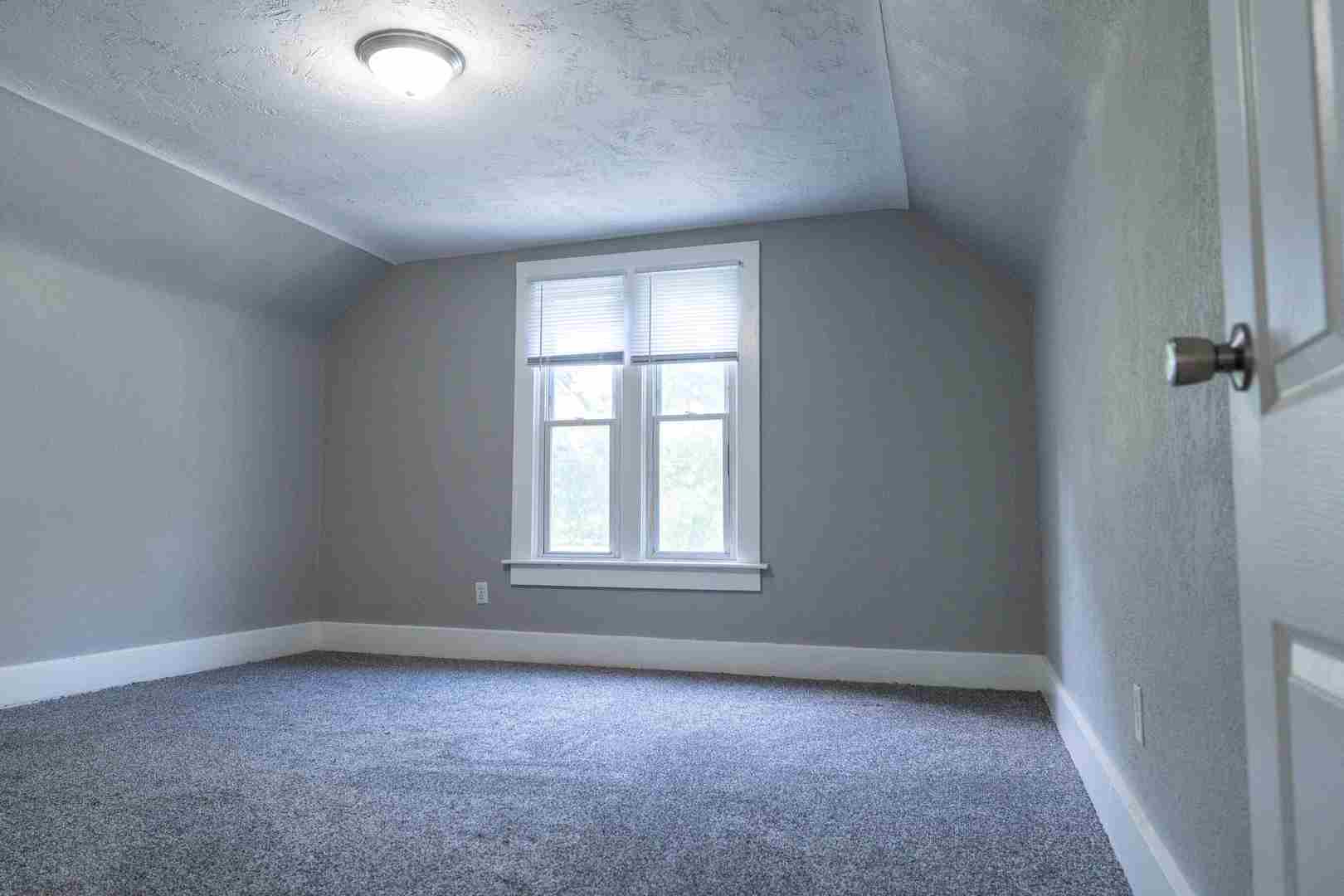 1432 W 6th Street Property Photo 12