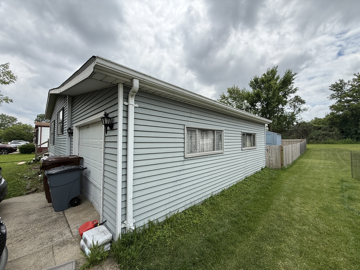 609 Tanglewood Road Property Photo 3
