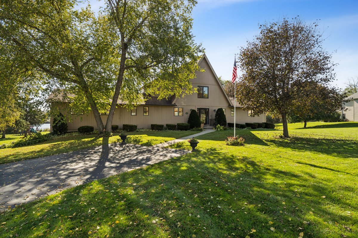 33829 N Fischer Drive Property Photo 1