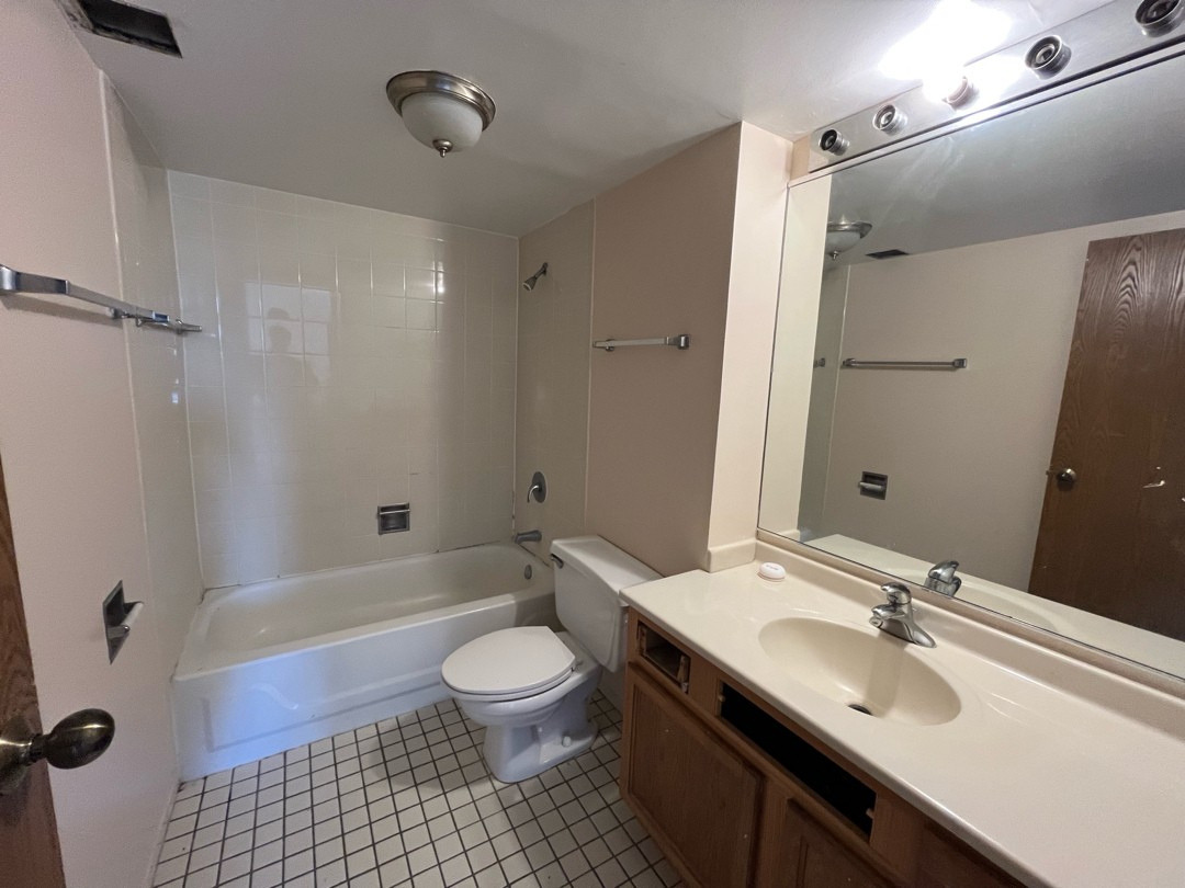 606 E Woodland Park Avenue 306 Property Photo 7