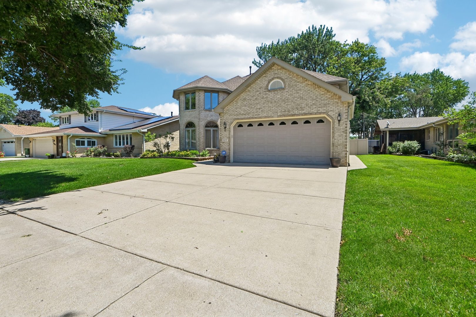9237 Kedvale Avenue Property Photo 2