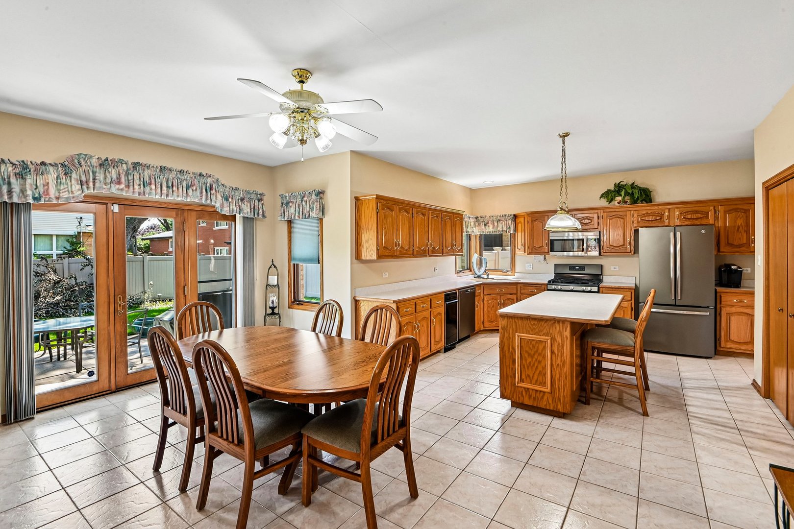 9237 Kedvale Avenue Property Photo 10