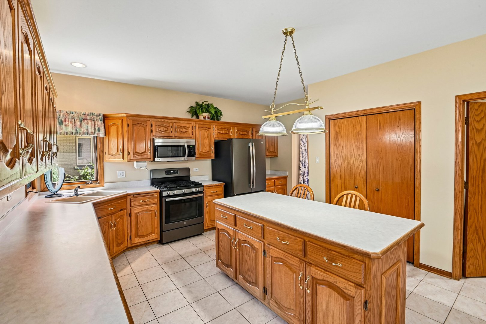 9237 Kedvale Avenue Property Photo 19