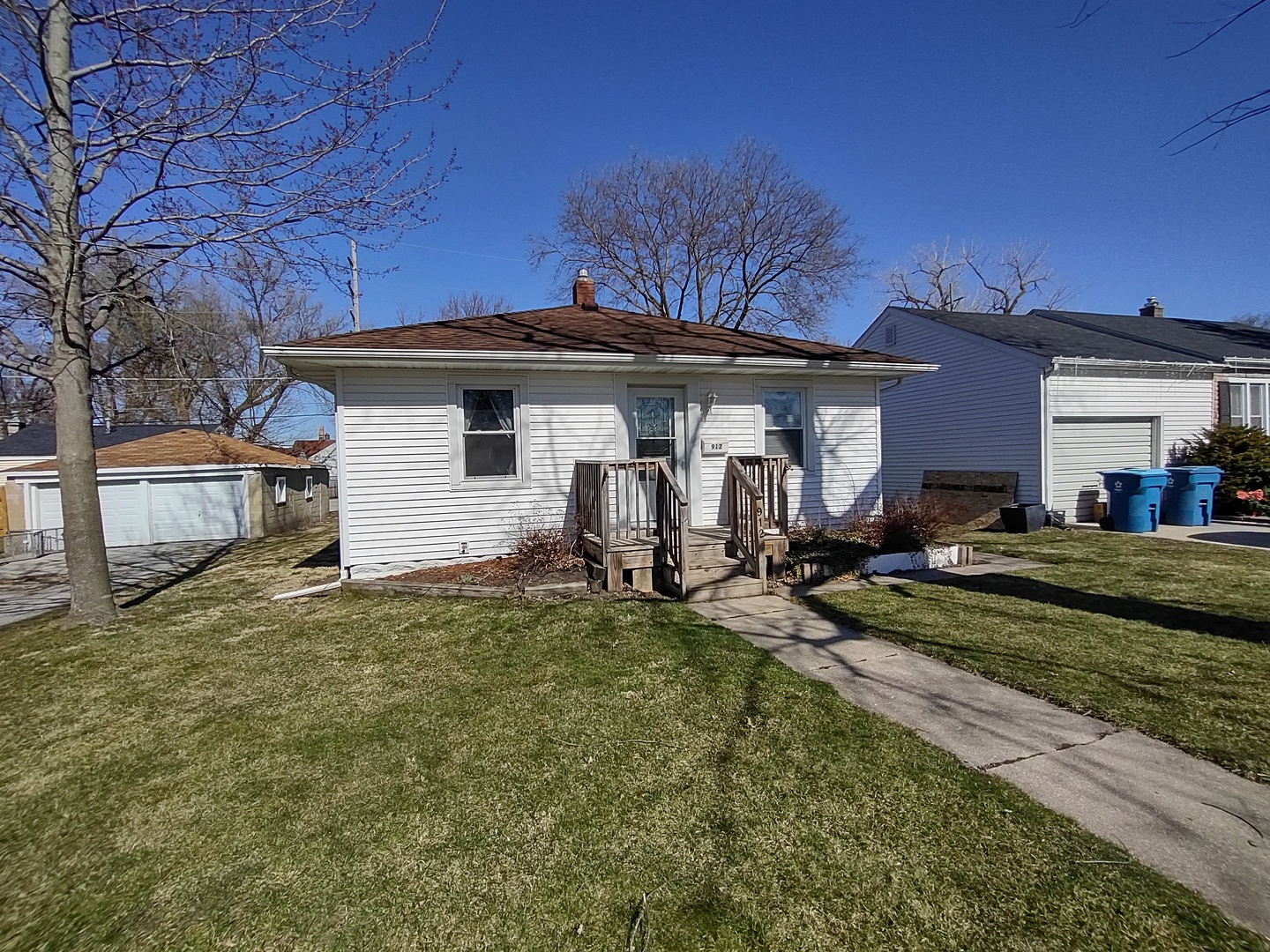 912 Douglas Street Property Photo 2