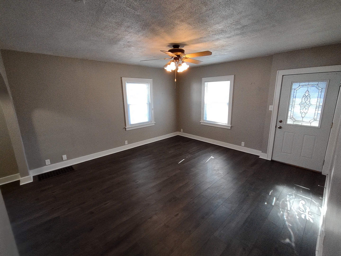 912 Douglas Street Property Photo 3