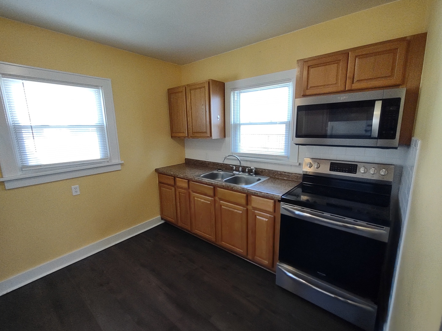 912 Douglas Street Property Photo 4