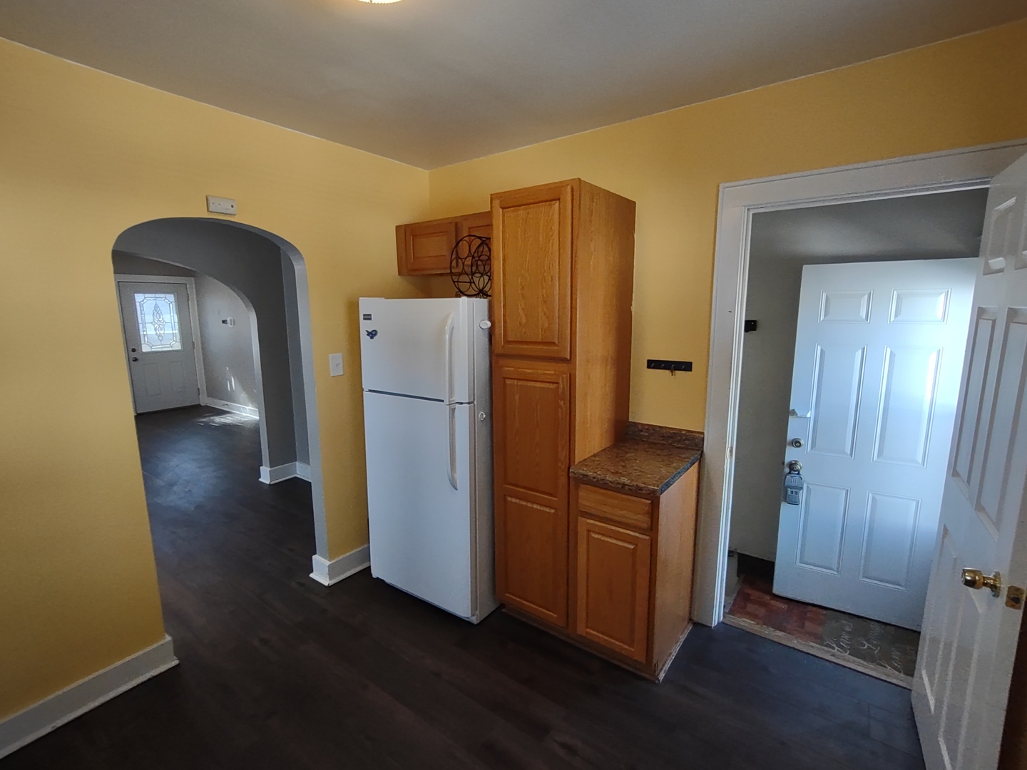 912 Douglas Street Property Photo 5