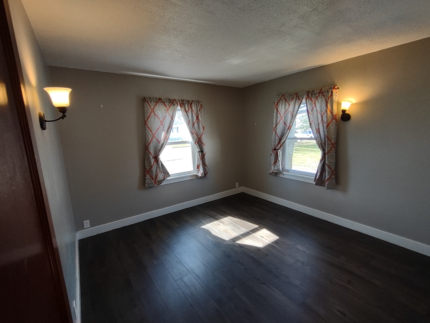 912 Douglas Street Property Photo 7