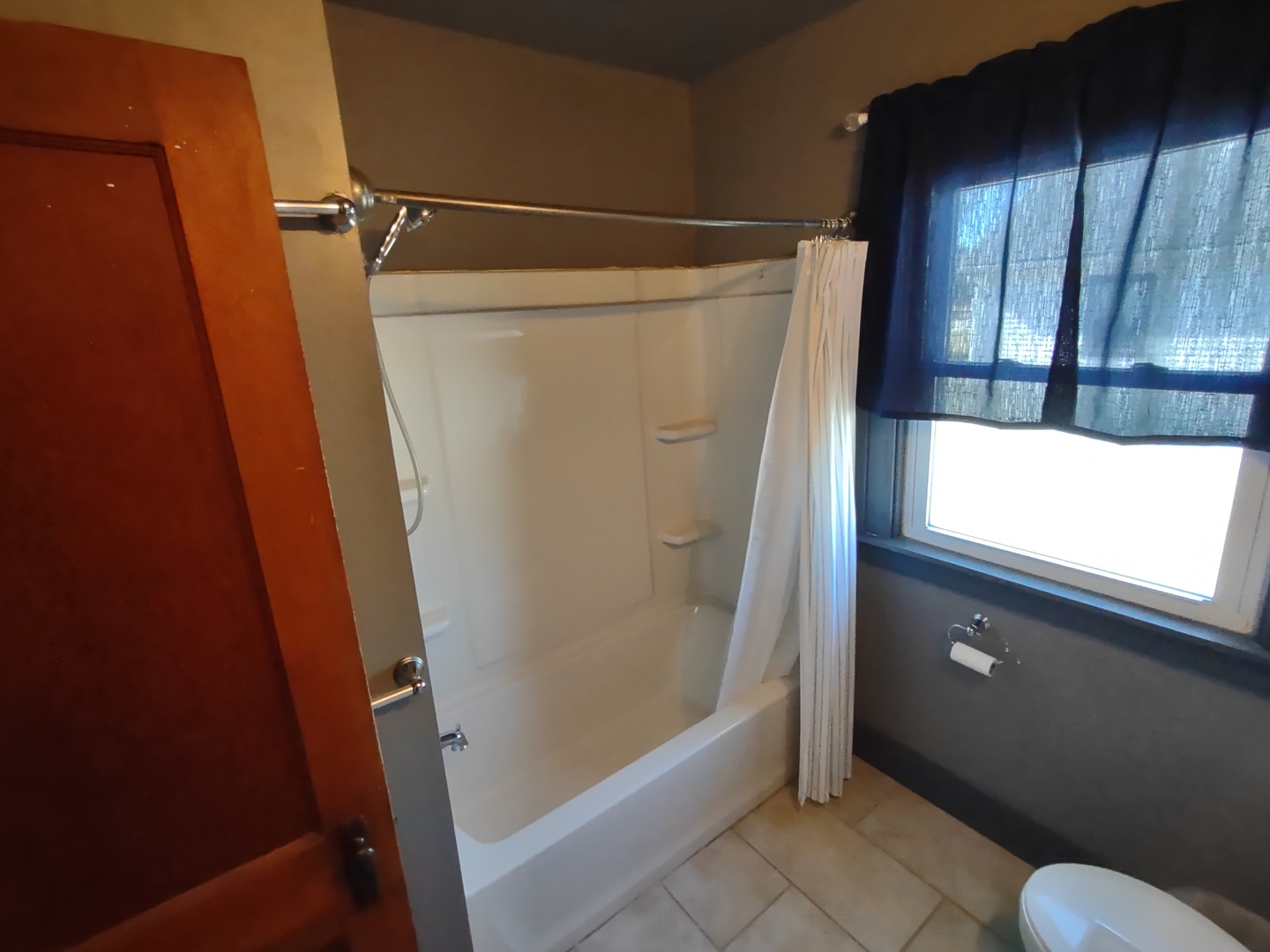 912 Douglas Street Property Photo 10