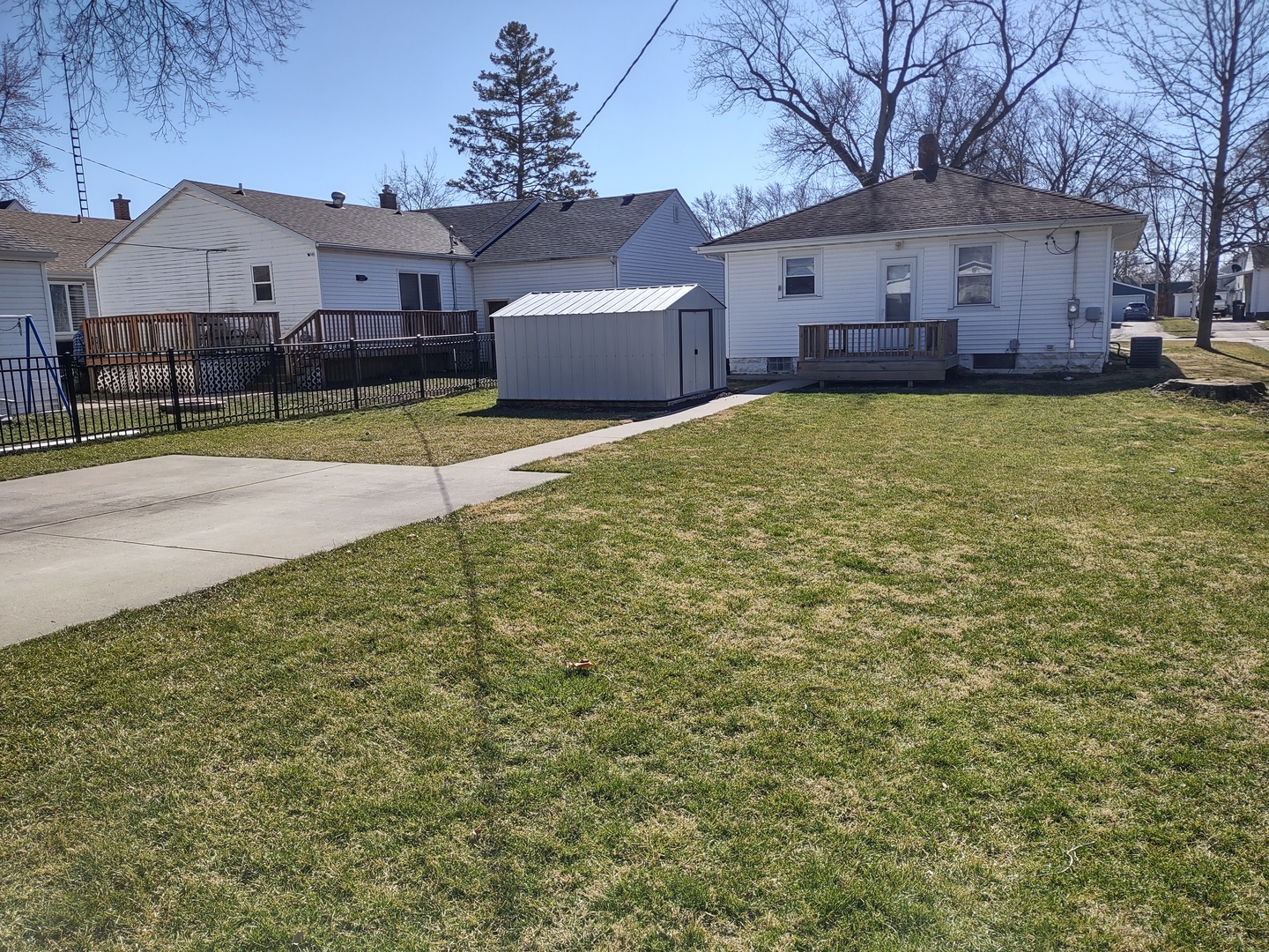 912 Douglas Street Property Photo 12