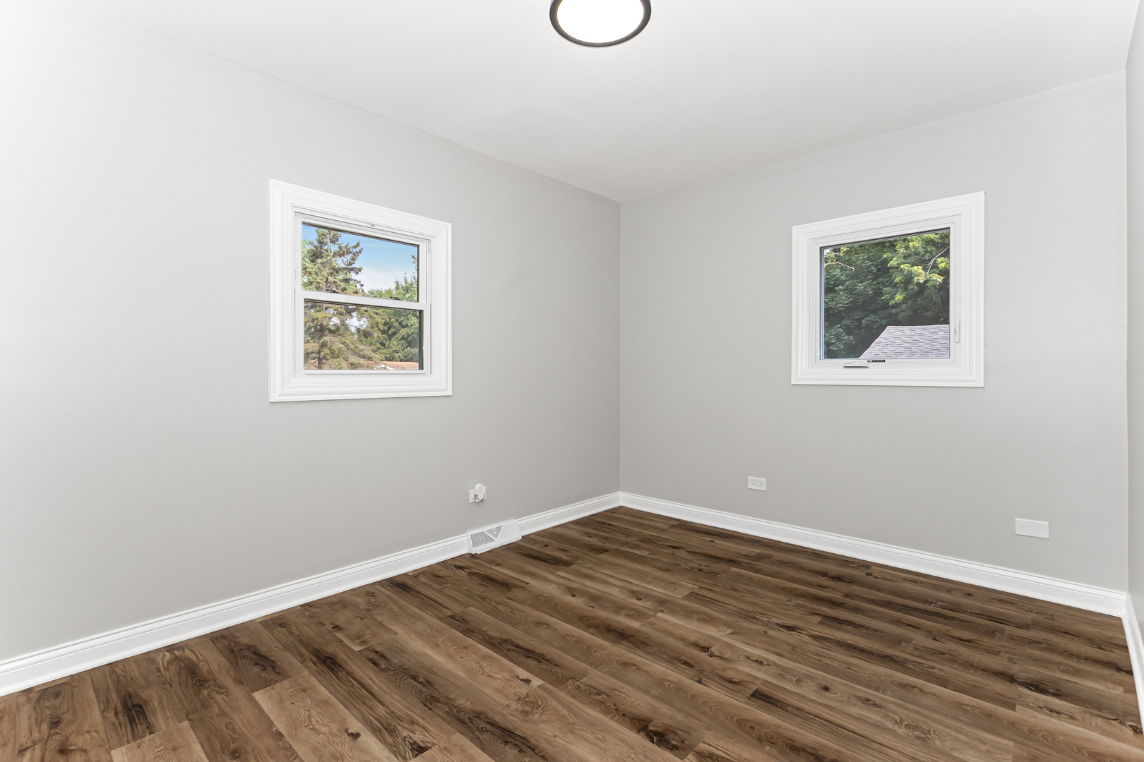 3525 John Street Property Photo 8