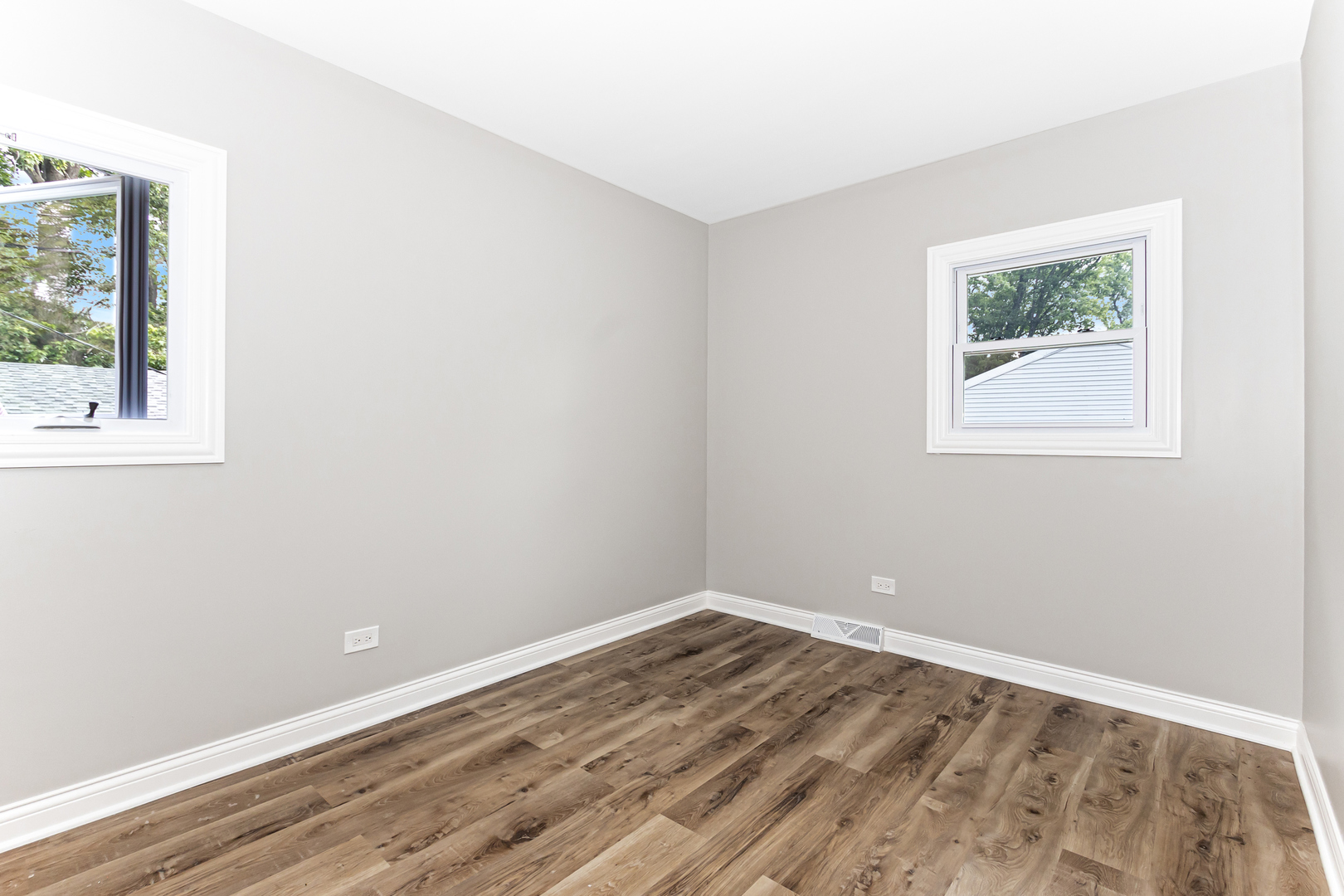 3525 John Street Property Photo 11