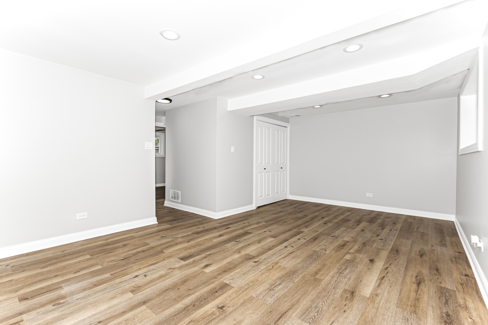 3525 John Street Property Photo 13