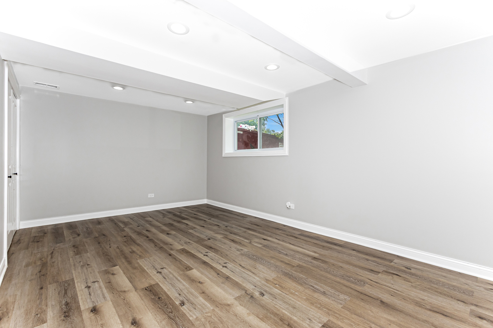 3525 John Street Property Photo 14