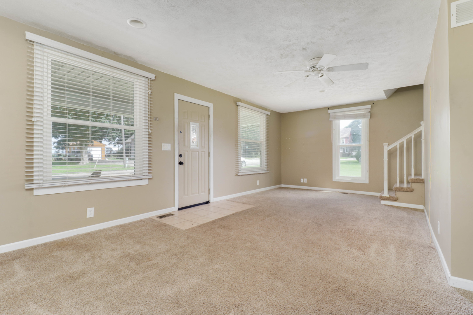 120 E Main Street Property Photo 5