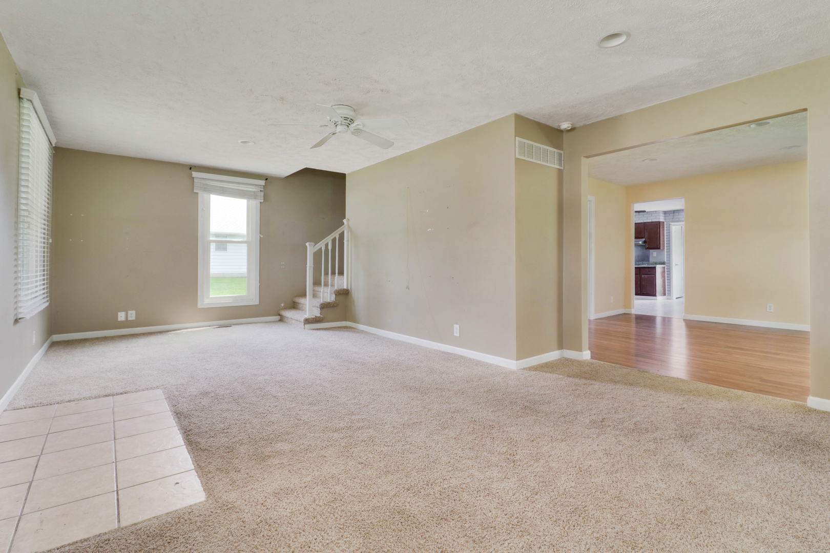 120 E Main Street Property Photo 6
