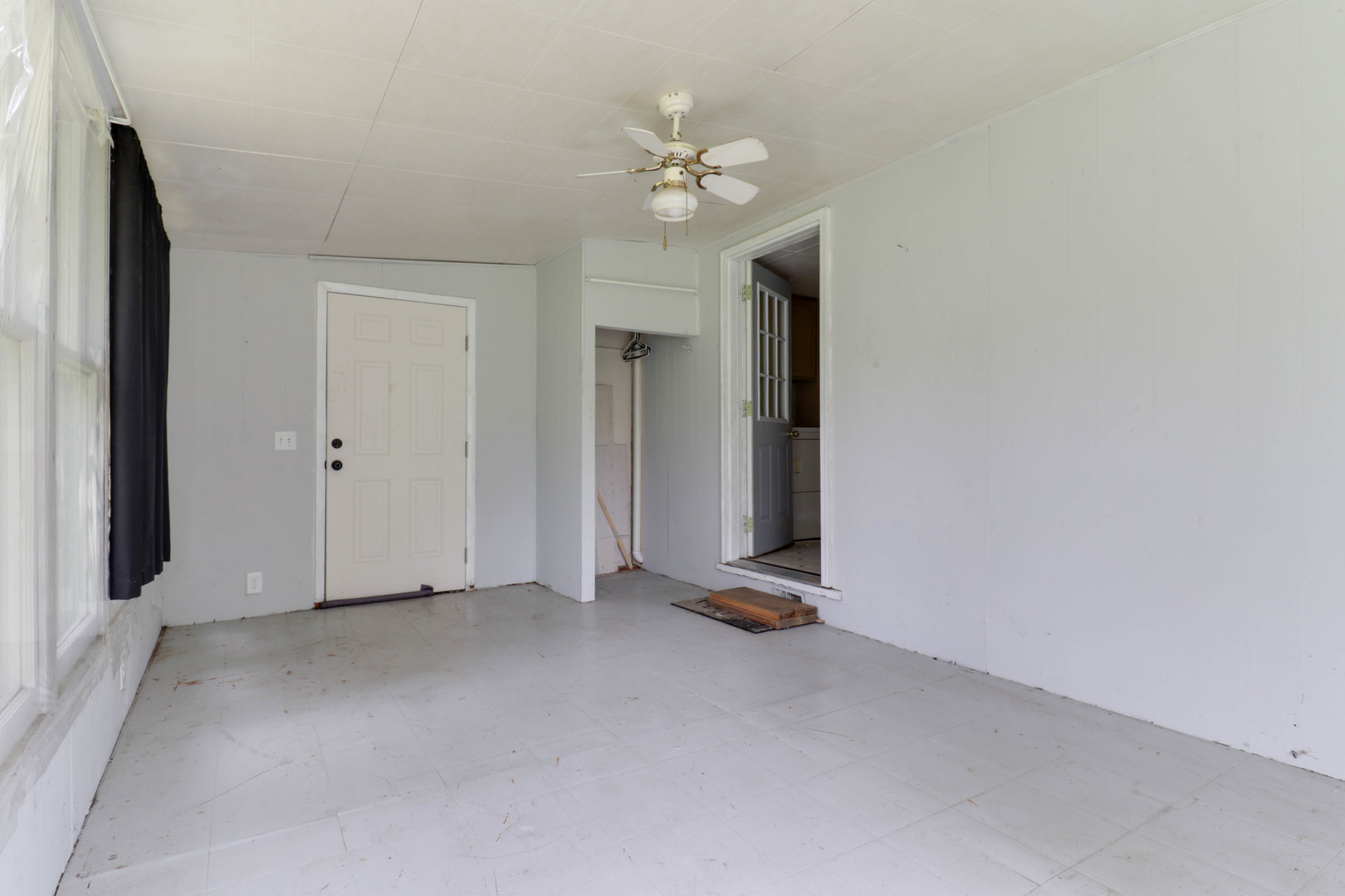 120 E Main Street Property Photo 16