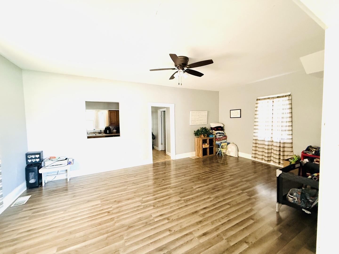 411 W Washington Street Property Photo 8