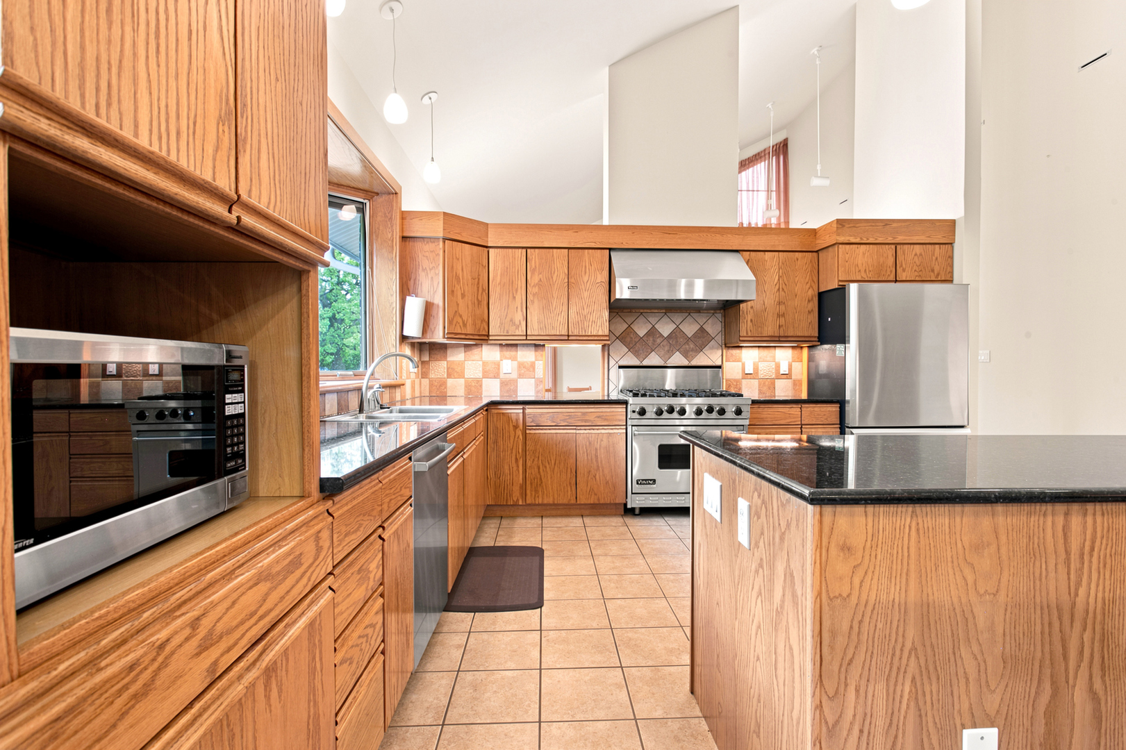 2110 Meadowlark Court Property Photo 16