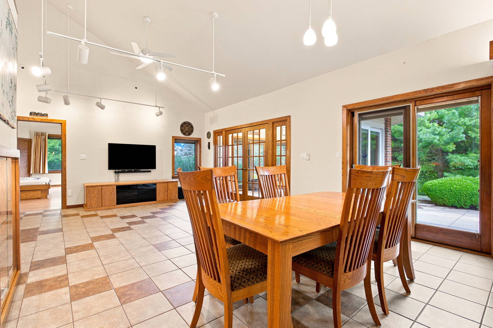 2110 Meadowlark Court Property Photo 19