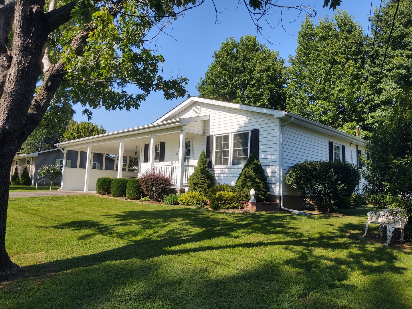 315 Circle Drive Property Photo 1
