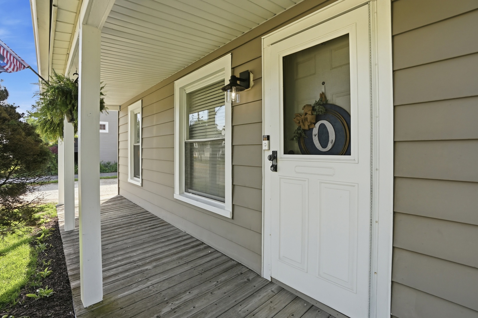 11224 Front Street Property Photo 4