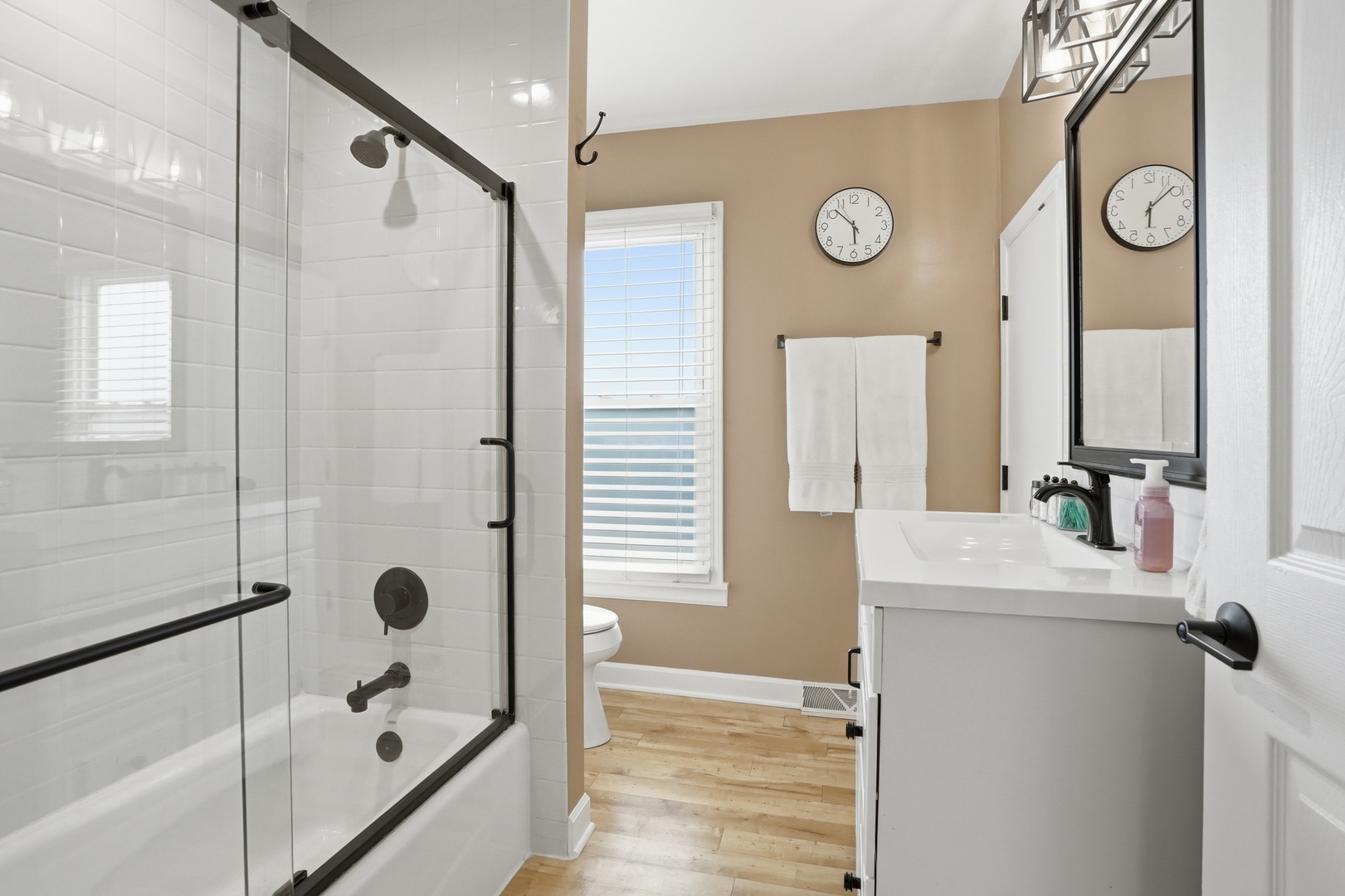 11224 Front Street Property Photo 15
