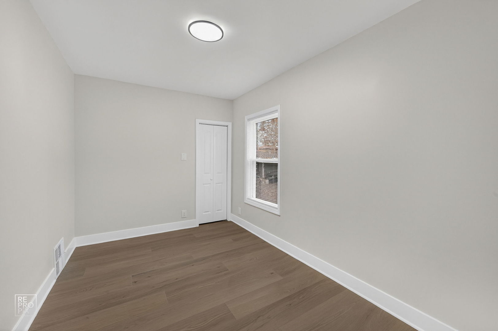 8420 S Carpenter Street Property Photo 14