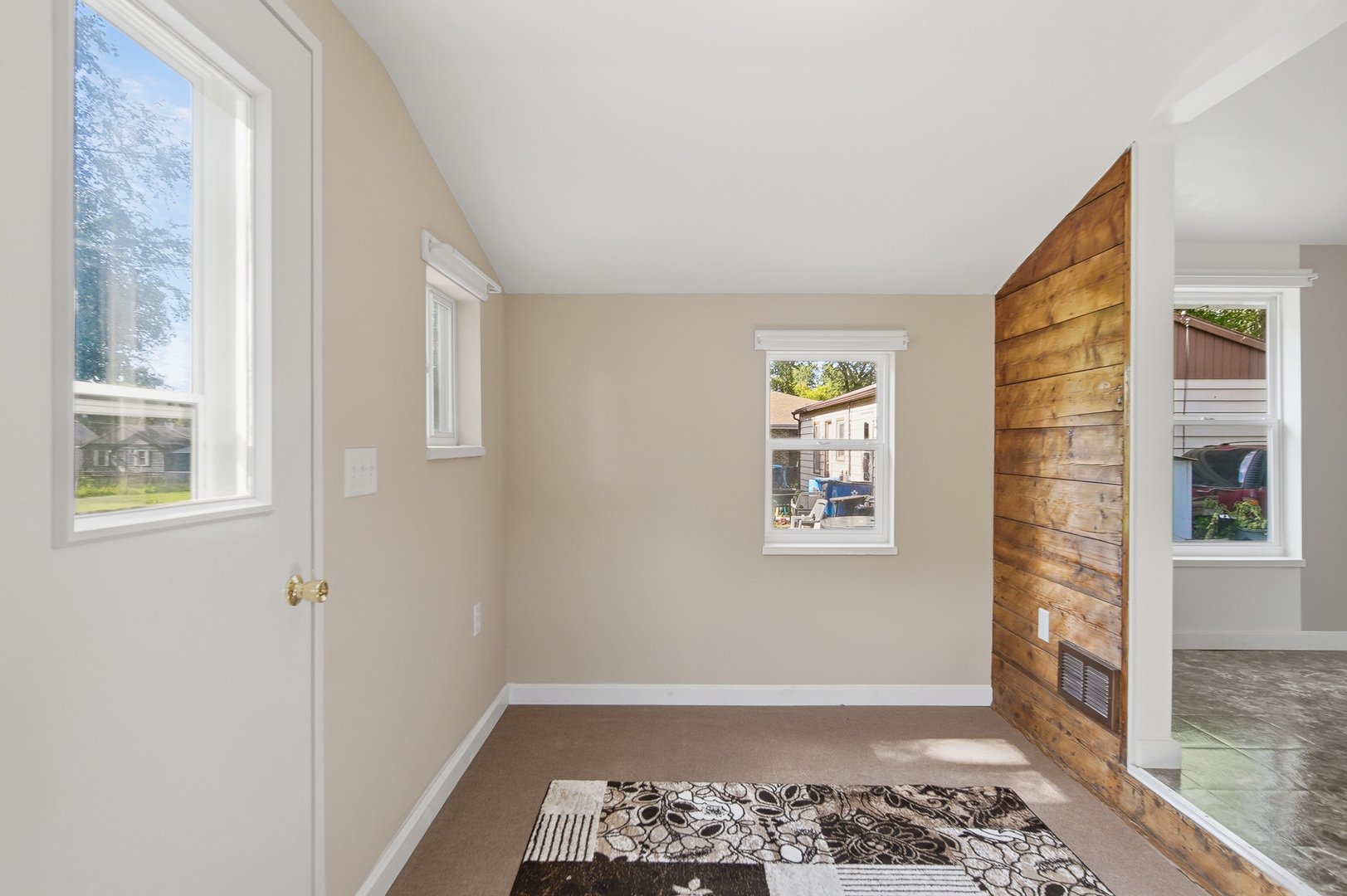 919 Sheridan Avenue Property Photo 8