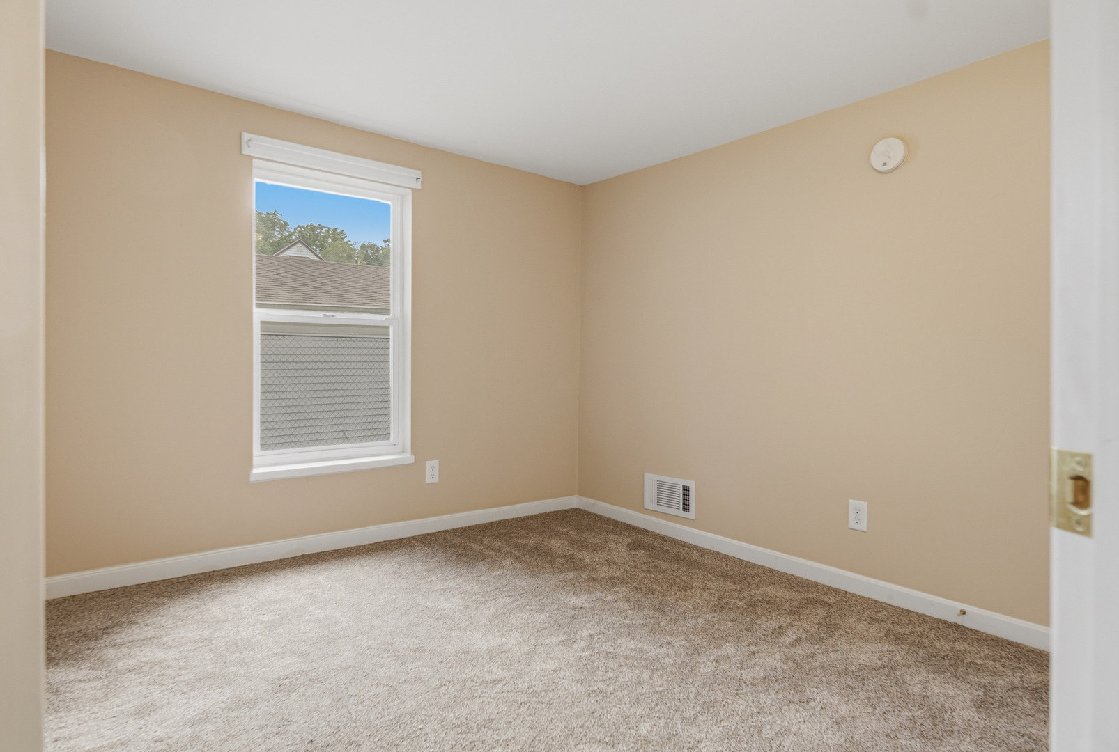 919 Sheridan Avenue Property Photo 12