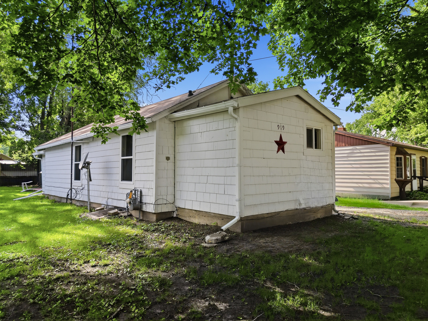 919 Sheridan Avenue Property Photo 18
