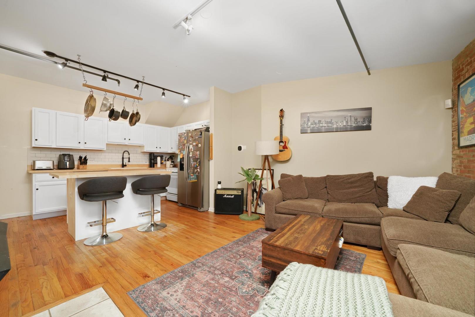 1834 Ridge Avenue 102 Property Photo 8