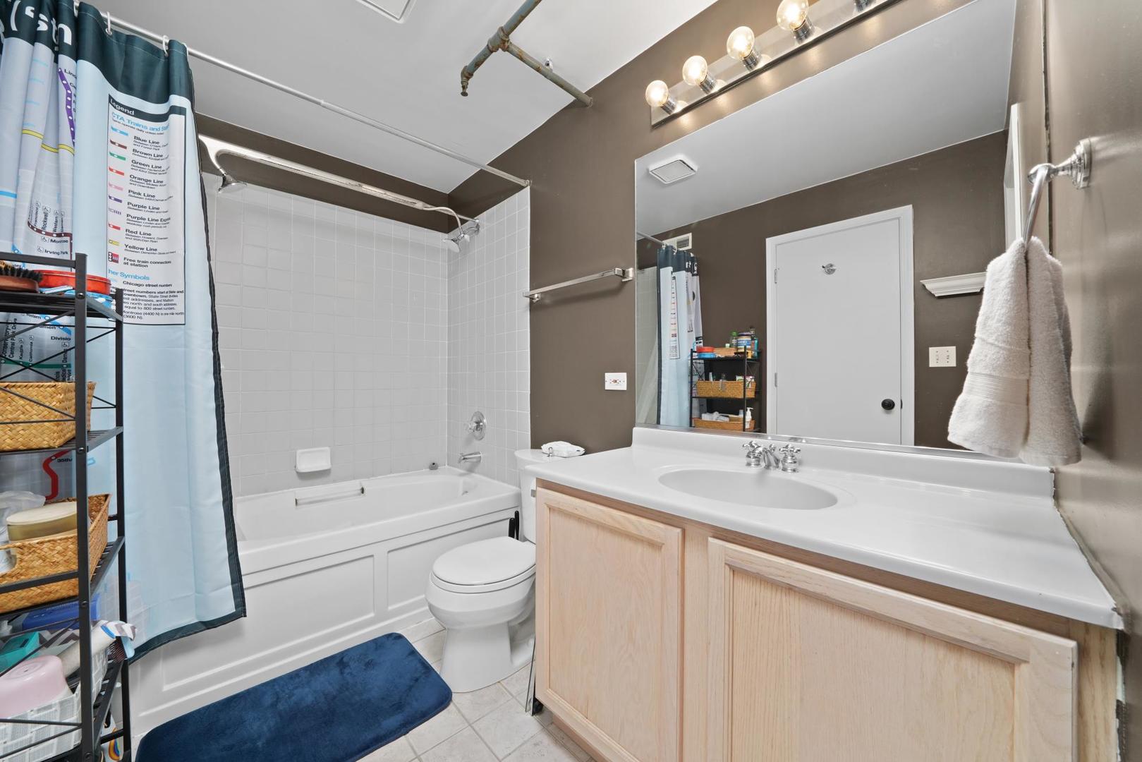 1834 Ridge Avenue 102 Property Photo 14