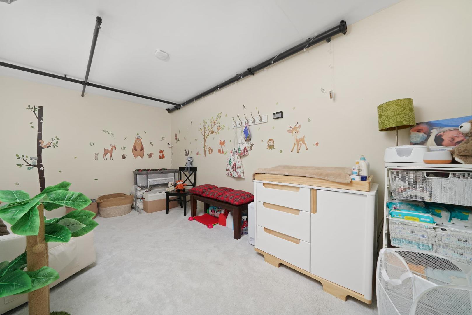 1834 Ridge Avenue 102 Property Photo 17