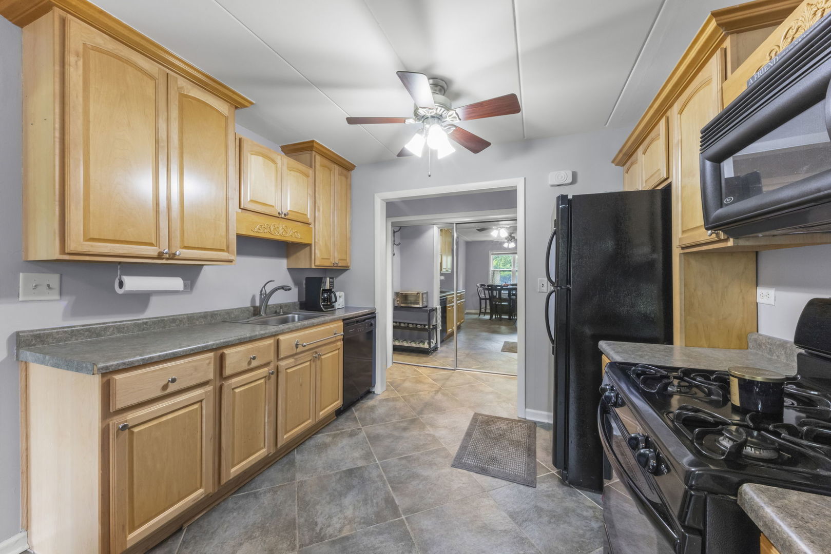 809 E Miner Street 1b Property Photo 4