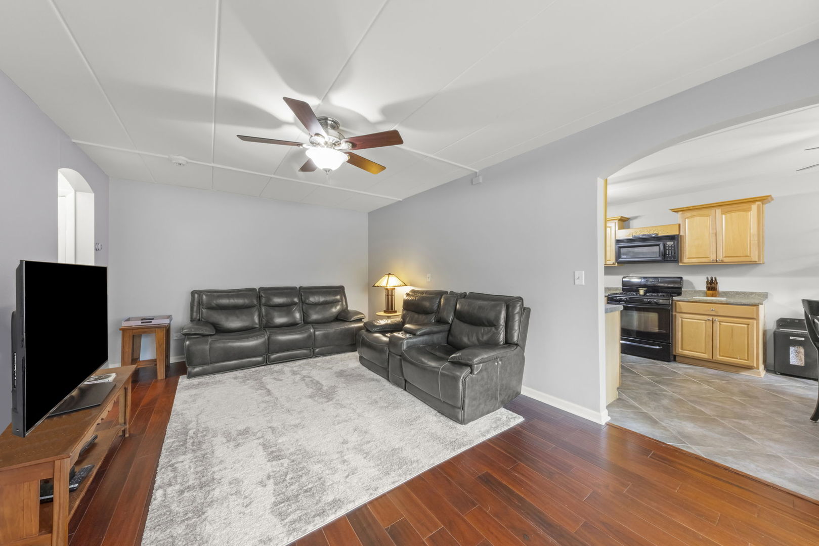 809 E Miner Street 1b Property Photo 9