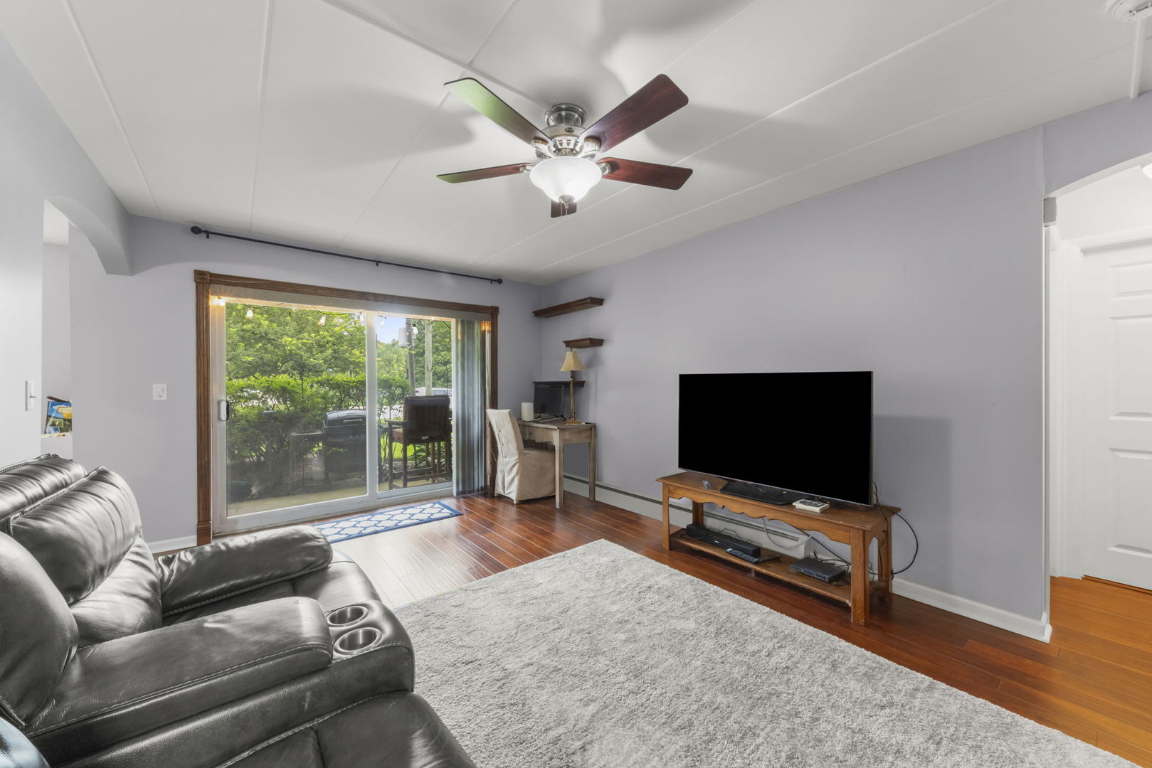 809 E Miner Street 1b Property Photo 11