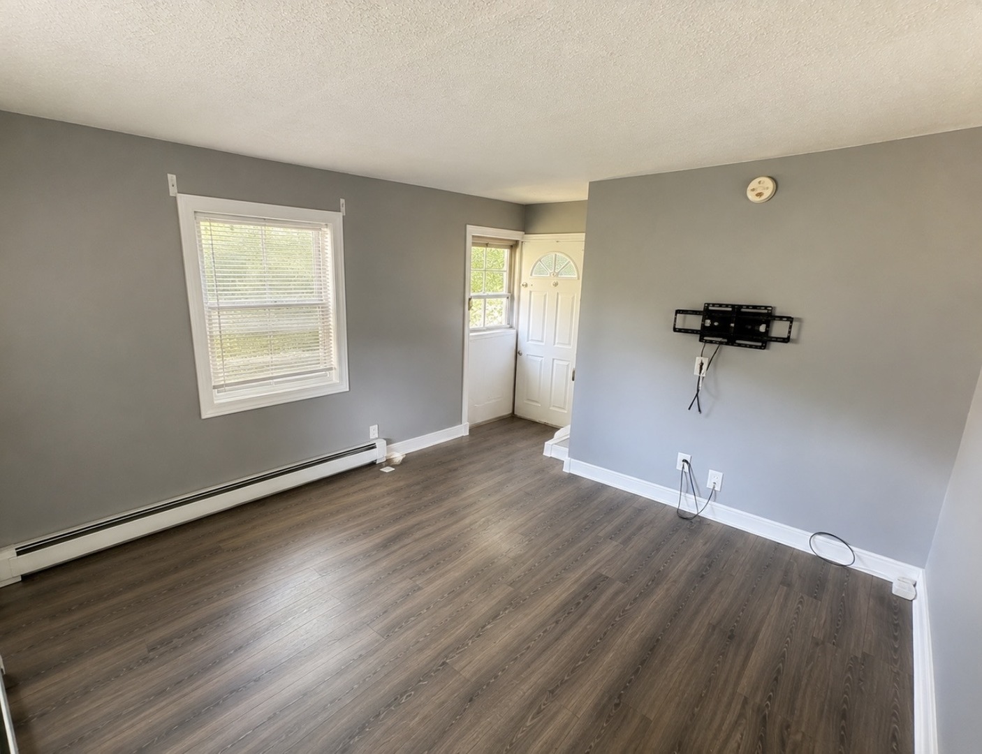 1037 Glenn Drive B Property Photo 5
